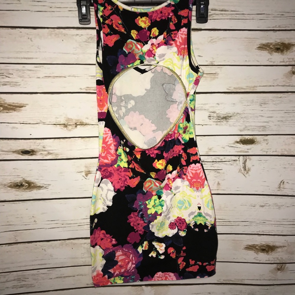 Small Stretch Floral Dress with Open Back - Picture 3 of 5